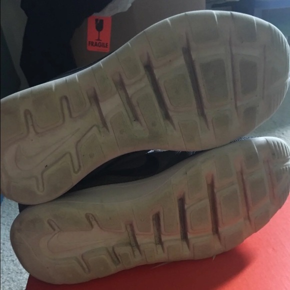 Boys size 6Y Nike sneakers in good condition - Picture 4 of 4